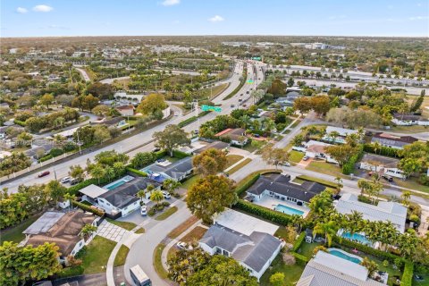 Casa en venta en Miami, Florida, 4 dormitorios, 168.06 m2 № 2029702 - foto 24