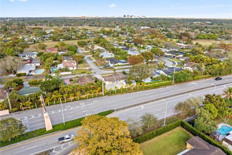 Casa en venta en Miami, Florida, 4 dormitorios, 168.06 m2 № 2029702 - foto 29