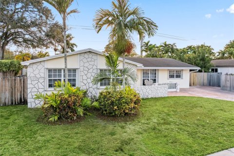 Casa en venta en Miami, Florida, 4 dormitorios, 168.06 m2 № 2029702 - foto 3