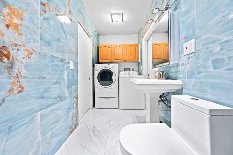 Casa en venta en Miami, Florida, 4 dormitorios, 168.06 m2 № 2029702 - foto 18