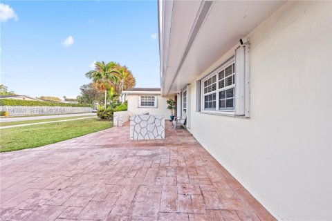 Casa en venta en Miami, Florida, 4 dormitorios, 168.06 m2 № 2029702 - foto 8