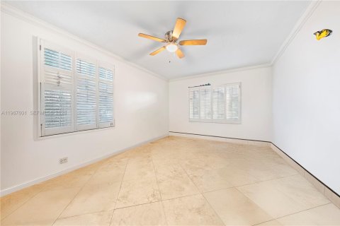 Casa en venta en Miami, Florida, 4 dormitorios, 168.06 m2 № 2029702 - foto 15