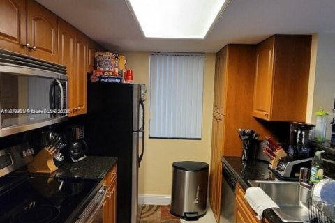 Снять в аренду кондоминиум в Корал-Спрингс, Флорида 1 спальня, 66.89м2, № 2066762 - фото 6