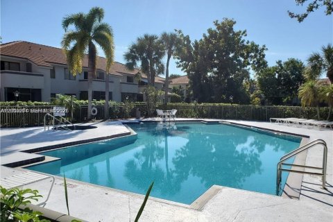 Снять в аренду кондоминиум в Корал-Спрингс, Флорида 1 спальня, 66.89м2, № 2066762 - фото 3