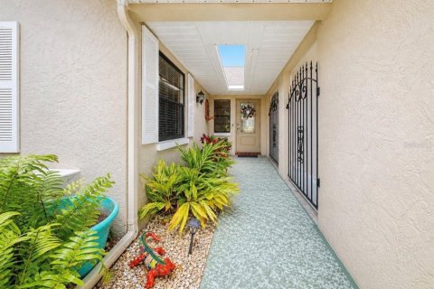 Dúplex en venta en Sun City Center, Florida, 2 dormitorios, 145.67 m2 № 2097100 - foto 5