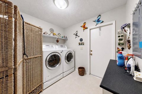 Dúplex en venta en Sun City Center, Florida, 2 dormitorios, 145.67 m2 № 2097100 - foto 11