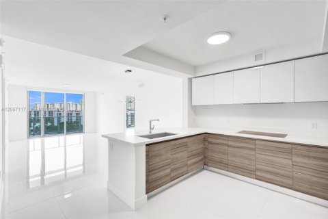 Condo à Sunny Isles Beach, Floride, 2 chambres  № 2288859