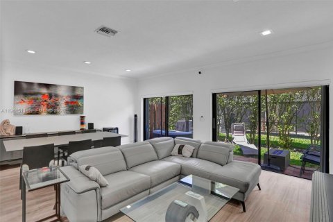 Купить таунхаус в Авентура, Флорида 2 спальни, 127.83м2, № 2003829 - фото 22