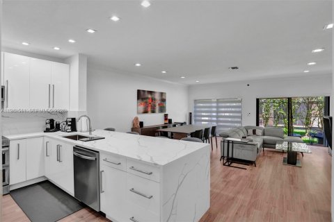 Таунхаус в Авентура, Флорида 2 спальни, 127.83м2 № 2003829