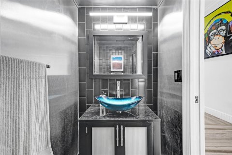 Купить таунхаус в Авентура, Флорида 2 спальни, 127.83м2, № 2003829 - фото 30