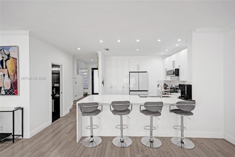 Купить таунхаус в Авентура, Флорида 2 спальни, 127.83м2, № 2003829 - фото 9