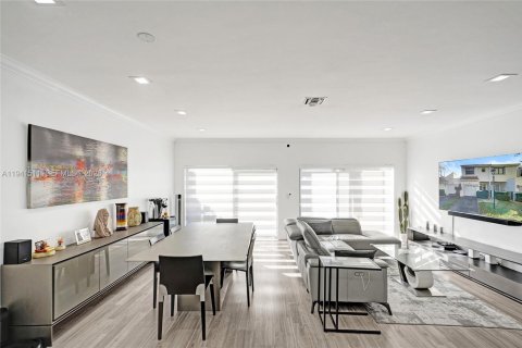 Купить таунхаус в Авентура, Флорида 2 спальни, 127.83м2, № 2003829 - фото 25