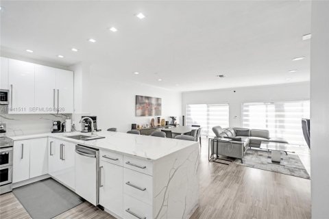 Купить таунхаус в Авентура, Флорида 2 спальни, 127.83м2, № 2003829 - фото 8