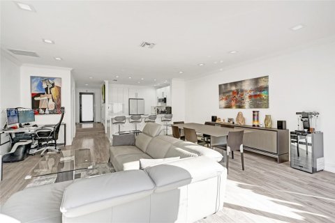 Купить таунхаус в Авентура, Флорида 2 спальни, 127.83м2, № 2003829 - фото 21