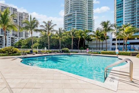 Copropriété à louer à Miami, Floride: 1 chambre, 73.49 m2 № 2006685 - photo 5