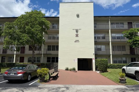 Copropriété à vendre à Pembroke Pines, Floride: 1 chambre, 75.34 m2 № 1953598 - photo 1