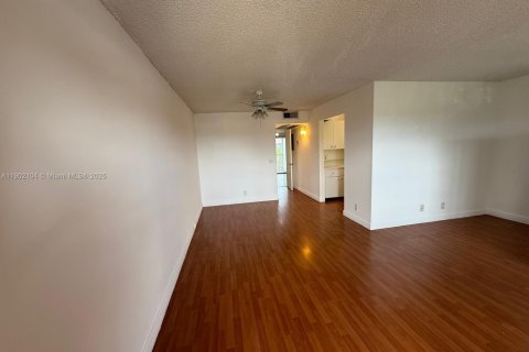 Copropriété à vendre à Pembroke Pines, Floride: 1 chambre, 75.34 m2 № 1953598 - photo 3