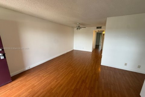 Copropriété à vendre à Pembroke Pines, Floride: 1 chambre, 75.34 m2 № 1953598 - photo 4
