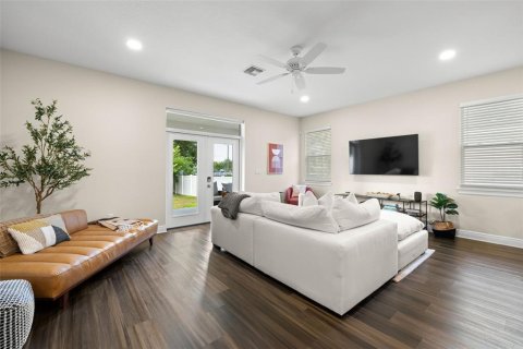 House in Tampa, Florida 3 bedrooms, 157.56 sq.m. № 1810921 - photo 10