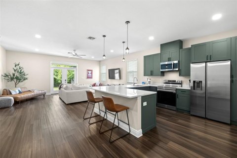 House in Tampa, Florida 3 bedrooms, 157.56 sq.m. № 1810921 - photo 5
