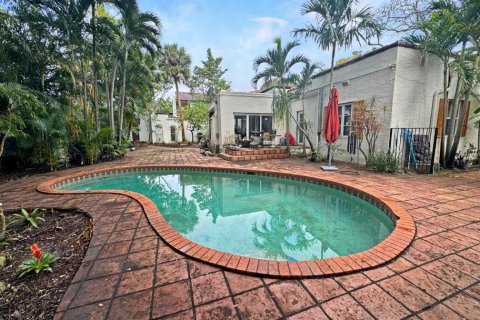 House in Boca Raton, Florida 4 bedrooms, 288.83 sq.m. № 1177459 - photo 1