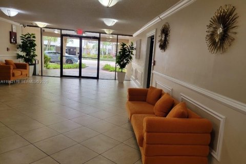 Condo in Sunny Isles Beach, Florida, 2 bedrooms  № 2043095 - photo 30