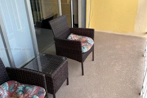 Condo in Sunny Isles Beach, Florida, 2 bedrooms  № 2043095 - photo 5