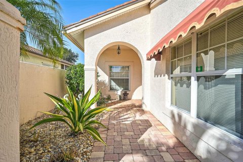 House in Bradenton, Florida 2 bedrooms, 172.8 sq.m. № 2226920 - photo 3