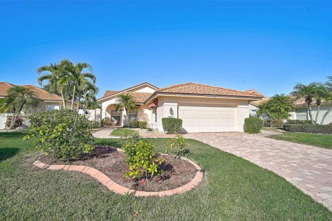 House in Bradenton, Florida 2 bedrooms, 172.8 sq.m. № 2226920 - photo 2