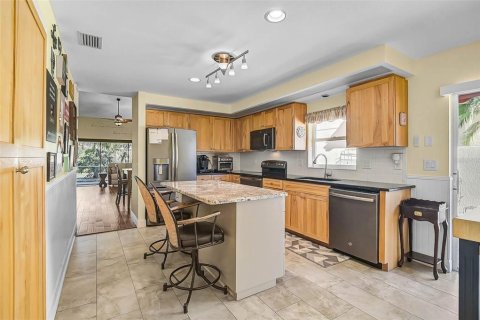 House in Bradenton, Florida 2 bedrooms, 172.8 sq.m. № 2226920 - photo 9