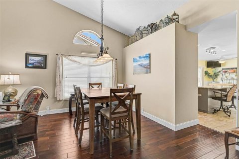 House in Bradenton, Florida 2 bedrooms, 172.8 sq.m. № 2226920 - photo 7