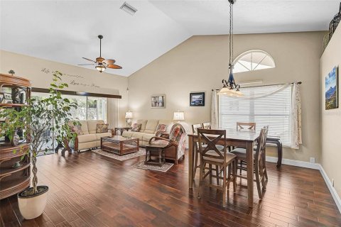 House in Bradenton, Florida 2 bedrooms, 172.8 sq.m. № 2226920 - photo 4