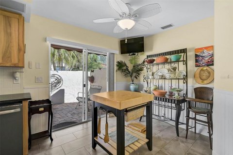 House in Bradenton, Florida 2 bedrooms, 172.8 sq.m. № 2226920 - photo 12