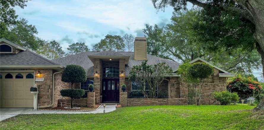 House in Clermont, Florida 3 bedrooms, 217.11 sq.m. № 2393761