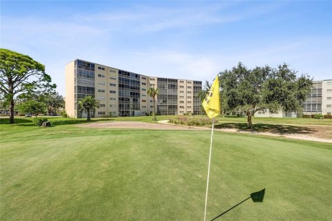 Copropriété à louer à Bradenton, Floride: 2 chambres, 93.65 m2 № 2105703 - photo 4