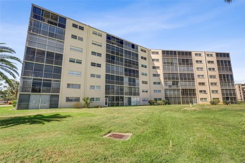 Copropriété à louer à Bradenton, Floride: 2 chambres, 93.65 m2 № 2105703 - photo 3