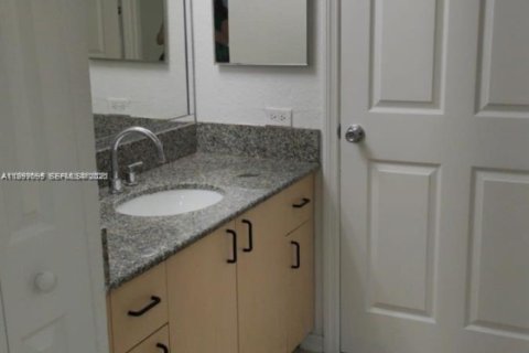 Apartamento en alquiler en Miramar, Florida, 1 dormitorio, 78.97 m2 № 2060747 - foto 6