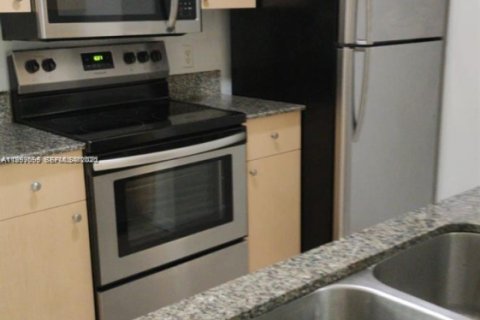 Apartamento en alquiler en Miramar, Florida, 1 dormitorio, 78.97 m2 № 2060747 - foto 3