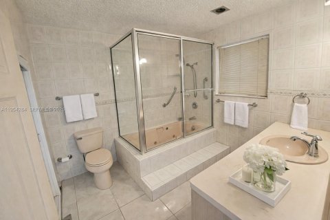 Villa ou maison à vendre à Lauderdale Lakes, Floride: 6 chambres, 196.49 m2 № 2021951 - photo 17