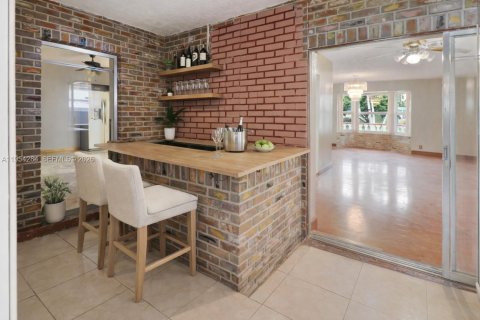 Villa ou maison à vendre à Lauderdale Lakes, Floride: 6 chambres, 196.49 m2 № 2021951 - photo 24