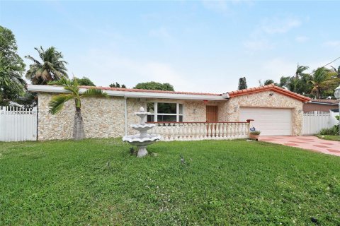 Villa ou maison à vendre à Lauderdale Lakes, Floride: 6 chambres, 196.49 m2 № 2021951 - photo 5