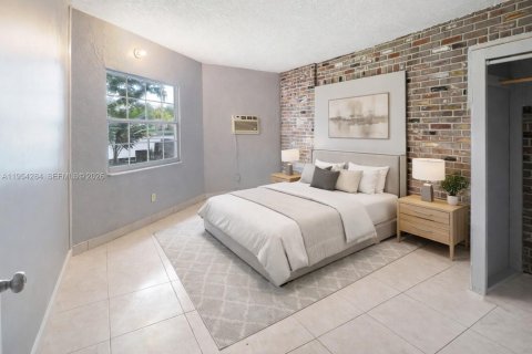 Villa ou maison à vendre à Lauderdale Lakes, Floride: 6 chambres, 196.49 m2 № 2021951 - photo 26