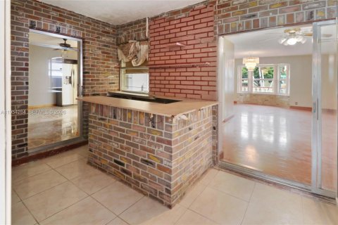 Villa ou maison à vendre à Lauderdale Lakes, Floride: 6 chambres, 196.49 m2 № 2021951 - photo 25