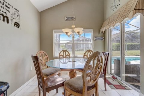 Casa en venta en Kissimmee, Florida, 5 dormitorios, 248.7 m2 № 1913402 - foto 10