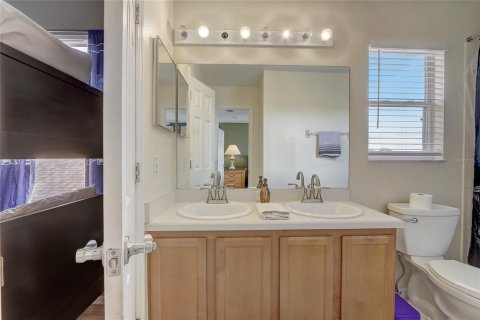 Casa en venta en Kissimmee, Florida, 5 dormitorios, 248.7 m2 № 1913402 - foto 23