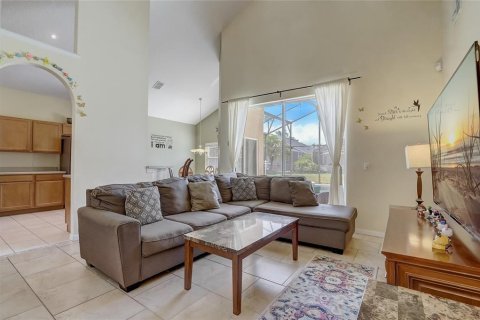 Casa en venta en Kissimmee, Florida, 5 dormitorios, 248.7 m2 № 1913402 - foto 8