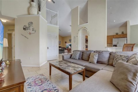 Casa en venta en Kissimmee, Florida, 5 dormitorios, 248.7 m2 № 1913402 - foto 9