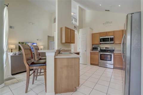 Casa en venta en Kissimmee, Florida, 5 dormitorios, 248.7 m2 № 1913402 - foto 12