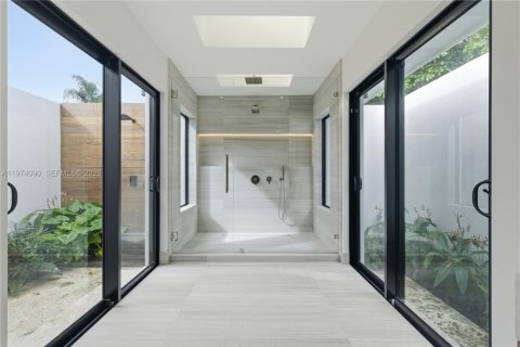 Купить виллу или дом в Майами, Флорида 4 спальни, 369.84м2, № 2048633 - фото 13