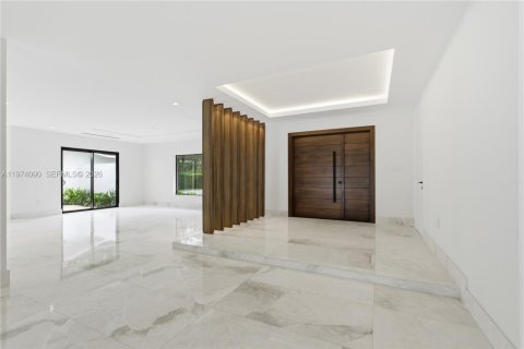 Купить виллу или дом в Майами, Флорида 4 спальни, 369.84м2, № 2048633 - фото 8